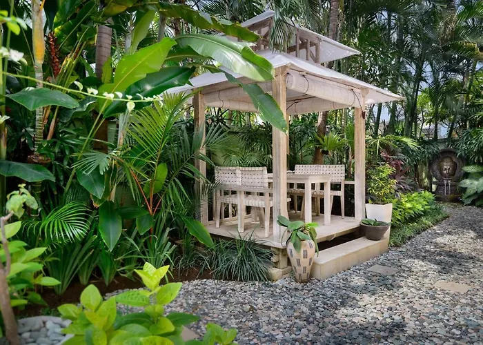 Villa Rama Sita - 100m From Eat Street, 3br