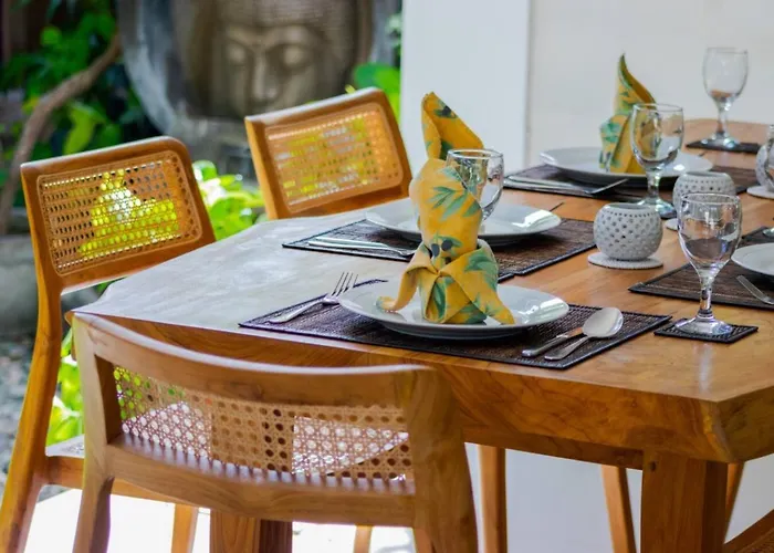 Villa Rama Sita - 100m From Eat Street, 3br